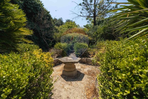 locale commerciale in vendita a Castelvetrano