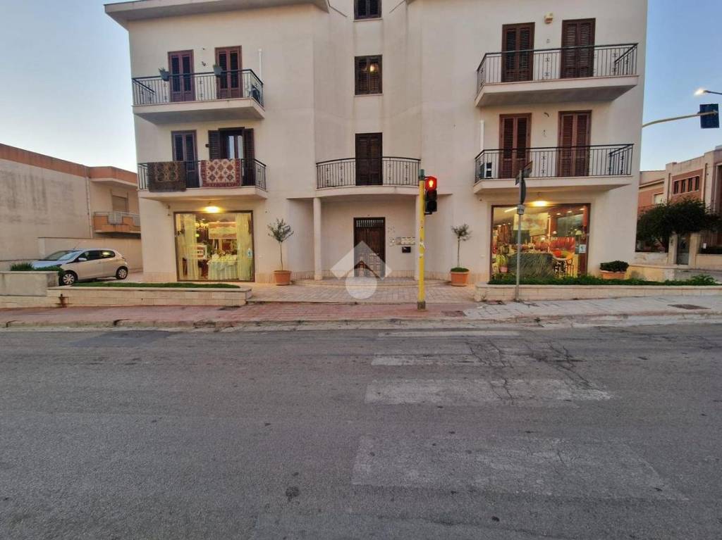 negozio in vendita a Castelvetrano