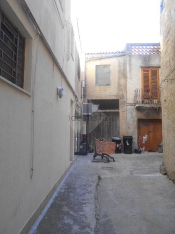 locale di sgombero in vendita a Castelvetrano