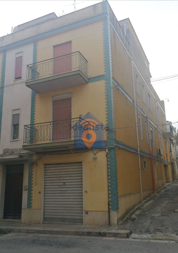locale commerciale in vendita a Castelvetrano
