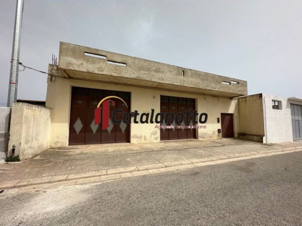 locale commerciale in vendita a Castelvetrano