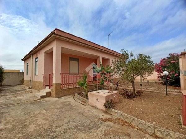 casa indipendente in vendita a Castelvetrano in zona Triscina di Selinunte