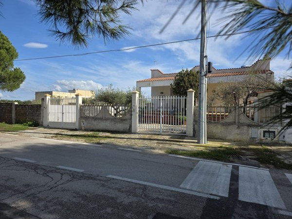 casa indipendente in vendita a Castelvetrano in zona Triscina di Selinunte