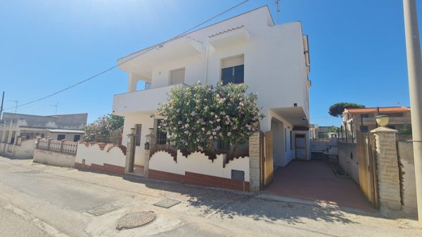 casa indipendente in vendita a Castelvetrano in zona Triscina di Selinunte