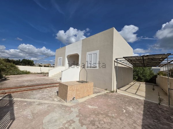 casa indipendente in vendita a Castelvetrano in zona Triscina di Selinunte