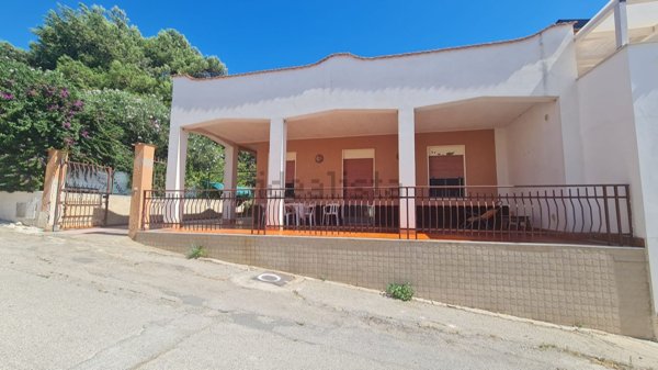 casa indipendente in vendita a Castelvetrano in zona Triscina di Selinunte