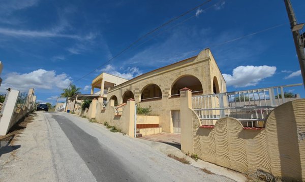 casa indipendente in vendita a Castelvetrano in zona Triscina di Selinunte
