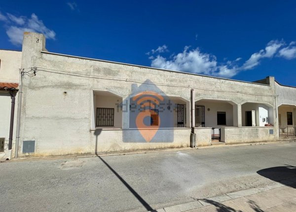 casa indipendente in vendita a Castelvetrano in zona Triscina di Selinunte