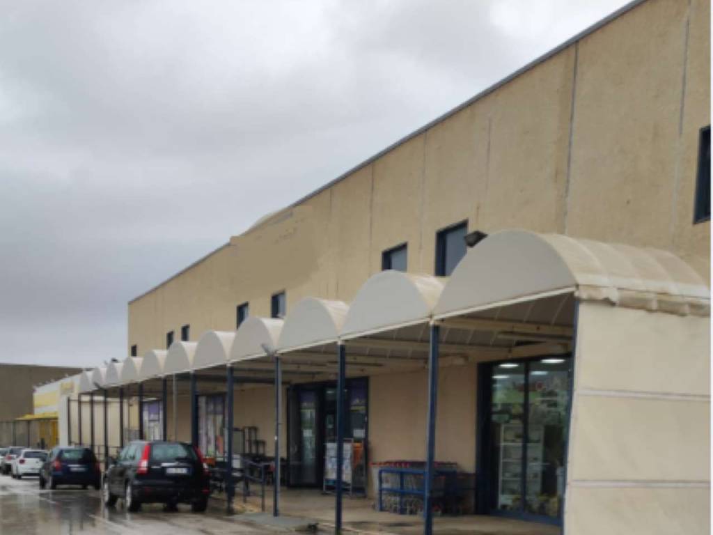 locale commerciale in vendita a Castelvetrano
