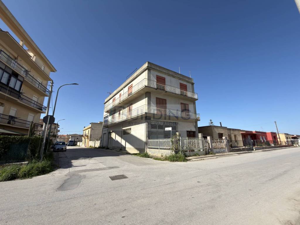 intera palazzina in vendita a Castelvetrano