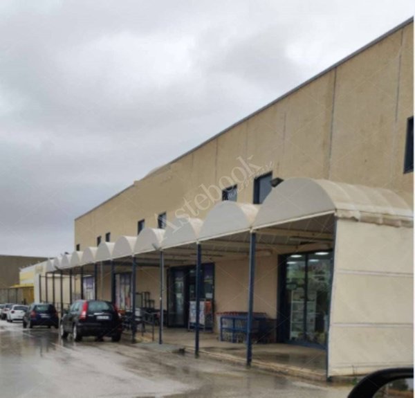 locale commerciale in vendita a Castelvetrano