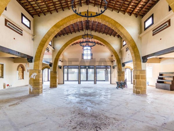 locale di sgombero in vendita a Castelvetrano