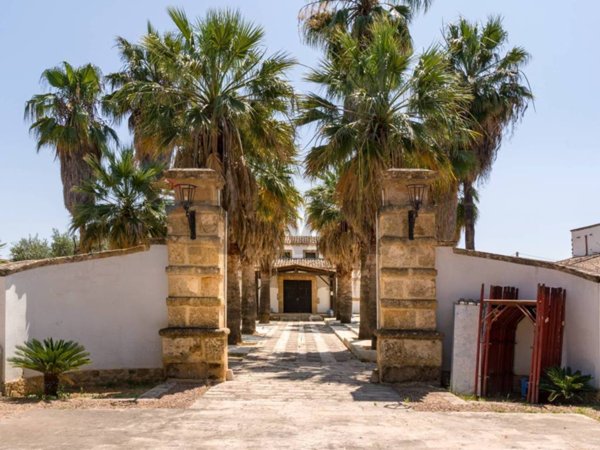 negozio in vendita a Castelvetrano in zona Marinella di Selinunte