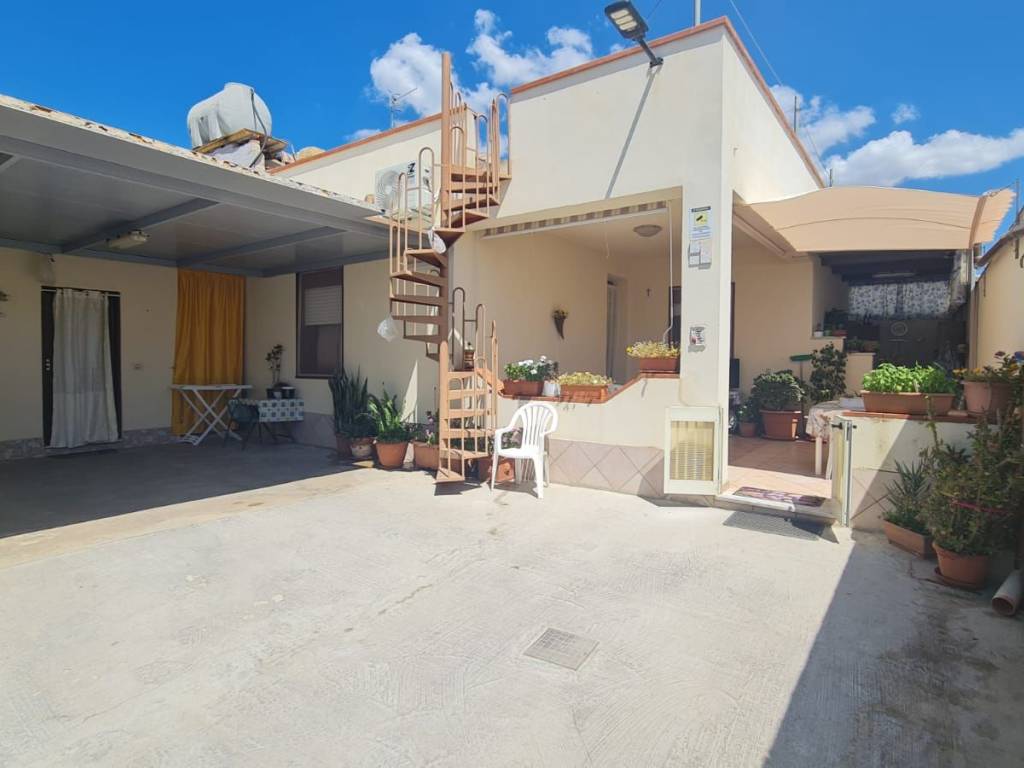 casa indipendente in vendita a Castelvetrano in zona Triscina di Selinunte