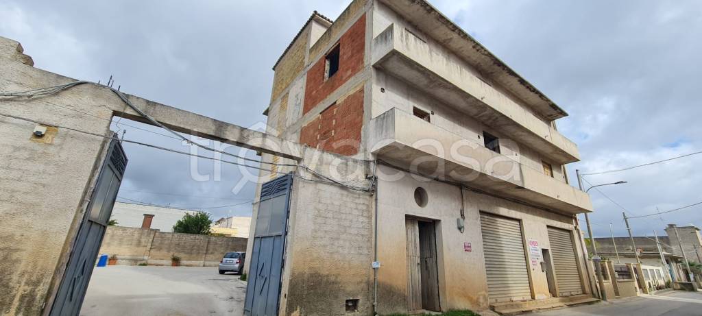 locale commerciale in vendita a Castelvetrano