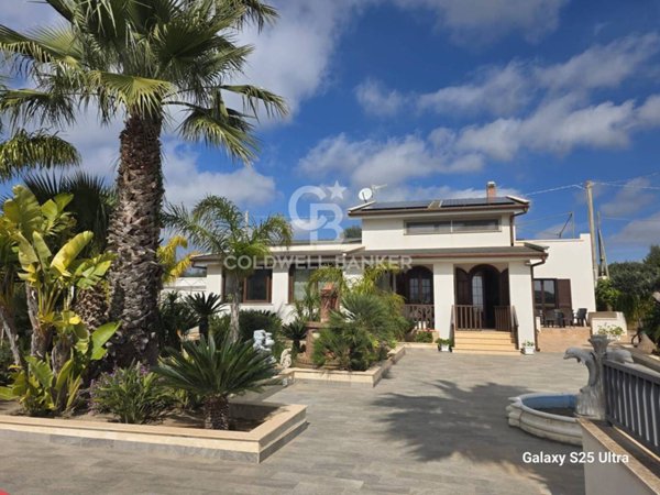 casa indipendente in vendita a Castelvetrano in zona Triscina di Selinunte