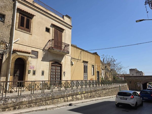 casa indipendente in vendita a Castelvetrano