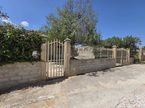 casa indipendente in vendita a Castelvetrano in zona Triscina di Selinunte