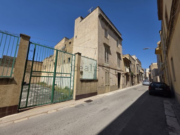 casa indipendente in vendita a Castelvetrano
