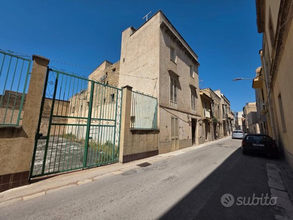 casa indipendente in vendita a Castelvetrano