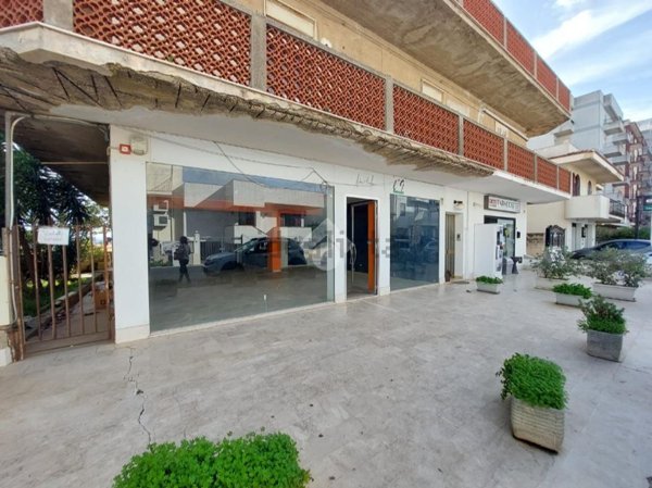 locale commerciale in vendita a Castelvetrano