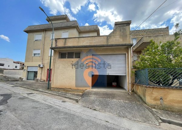 locale commerciale in vendita a Castelvetrano