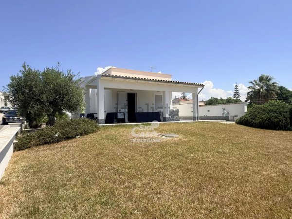 casa indipendente in vendita a Castelvetrano in zona Triscina di Selinunte