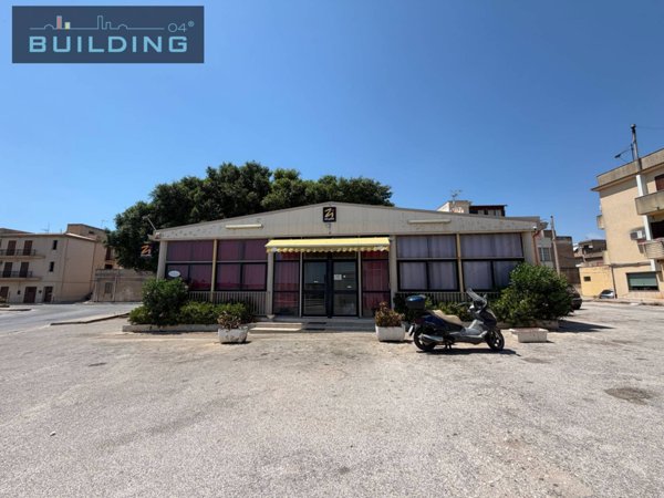 locale commerciale in vendita a Castelvetrano