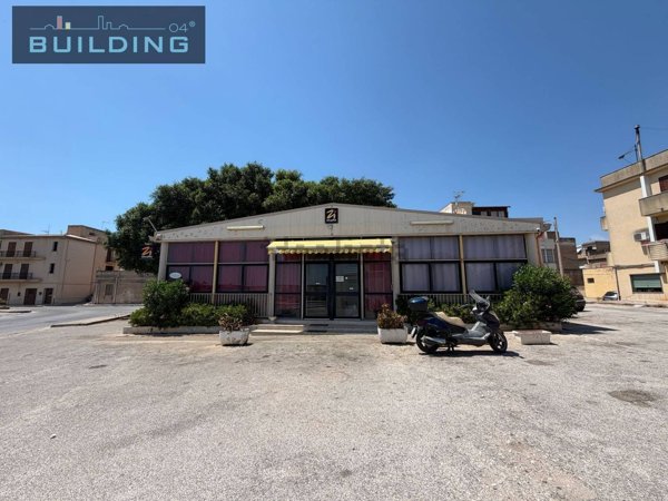 locale commerciale in vendita a Castelvetrano