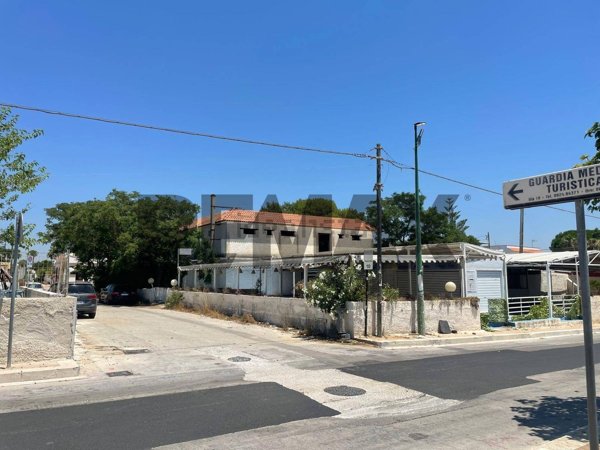 intera palazzina in vendita a Castelvetrano in zona Triscina di Selinunte