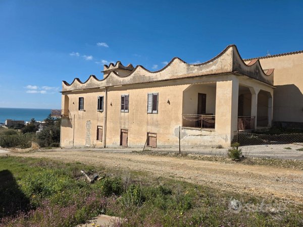 casa indipendente in vendita a Castelvetrano in zona Triscina di Selinunte