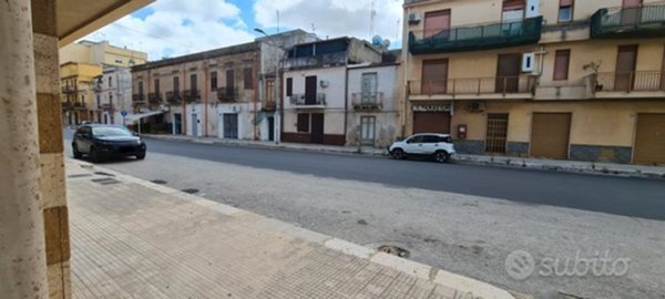 locale commerciale in vendita a Castelvetrano
