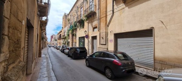 locale commerciale in vendita a Castelvetrano
