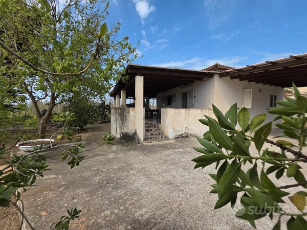 casa indipendente in vendita a Castelvetrano in zona Triscina di Selinunte