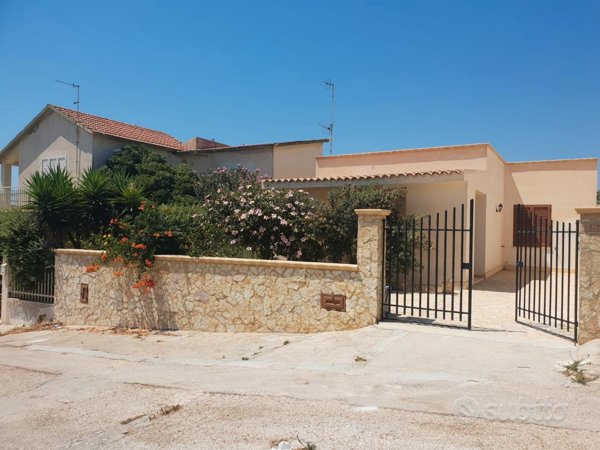 casa indipendente in vendita a Castelvetrano in zona Triscina di Selinunte