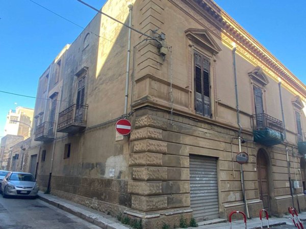 intera palazzina in vendita a Castelvetrano