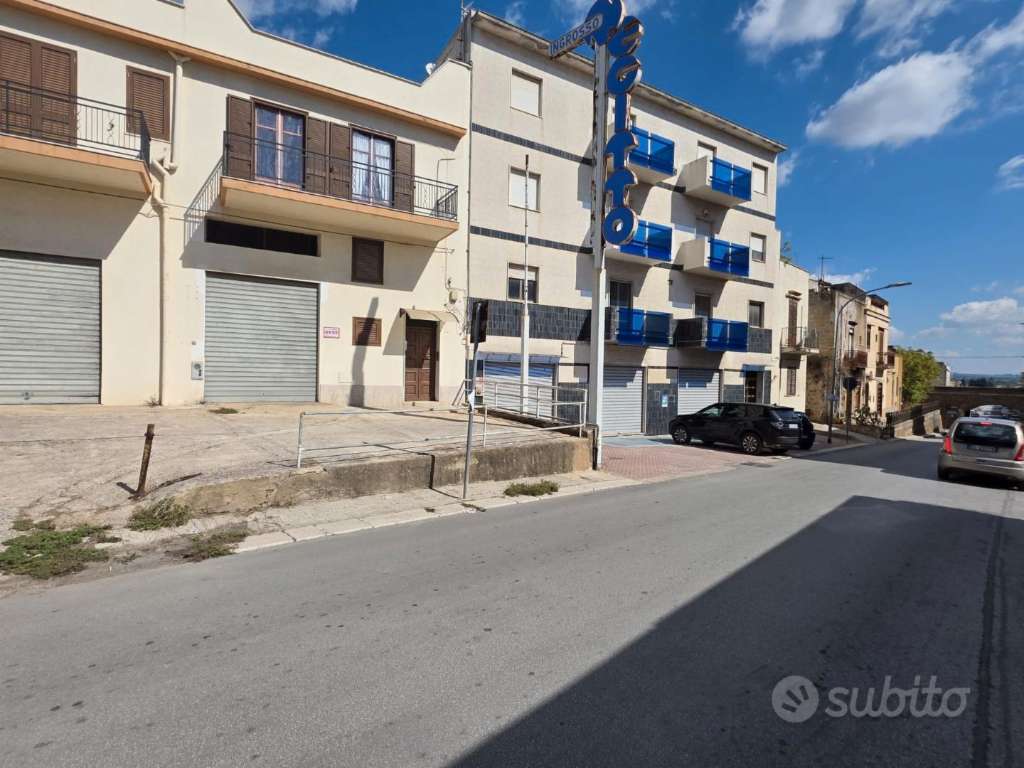 locale di sgombero in vendita a Castelvetrano in zona Marinella di Selinunte