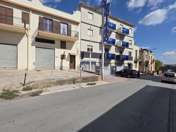 locale di sgombero in vendita a Castelvetrano