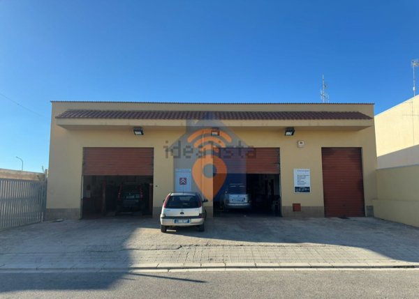 locale commerciale in vendita a Castelvetrano