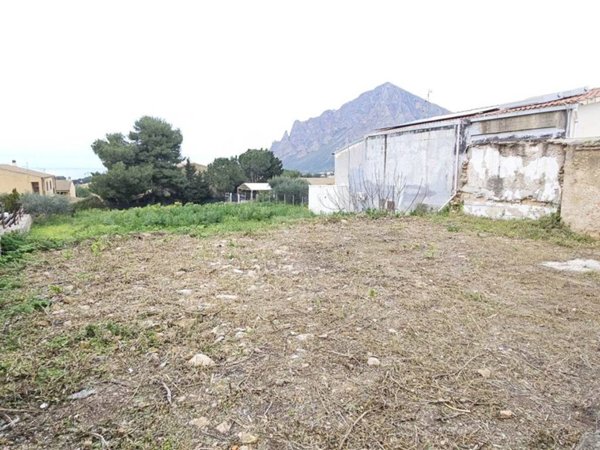 terreno edificabile in vendita a Custonaci in zona Cornino