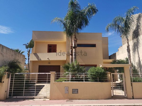 casa indipendente in vendita a Custonaci