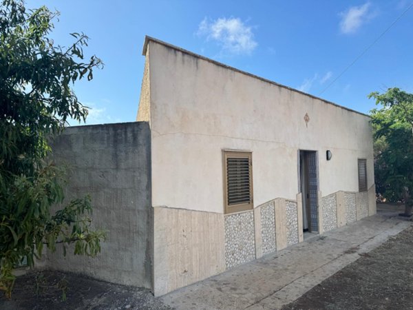 casa indipendente in vendita a Custonaci in zona Cornino