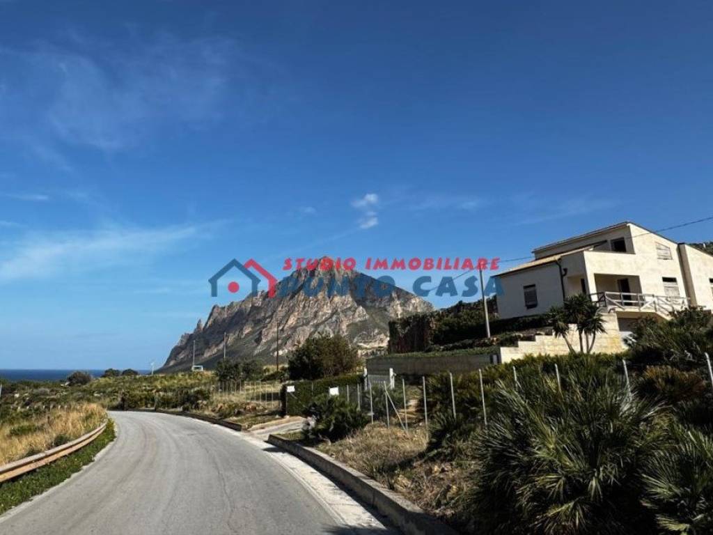 casa indipendente in vendita a Custonaci in zona Santa Lucia