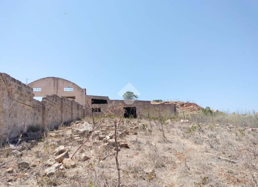 locale commerciale in vendita a Custonaci