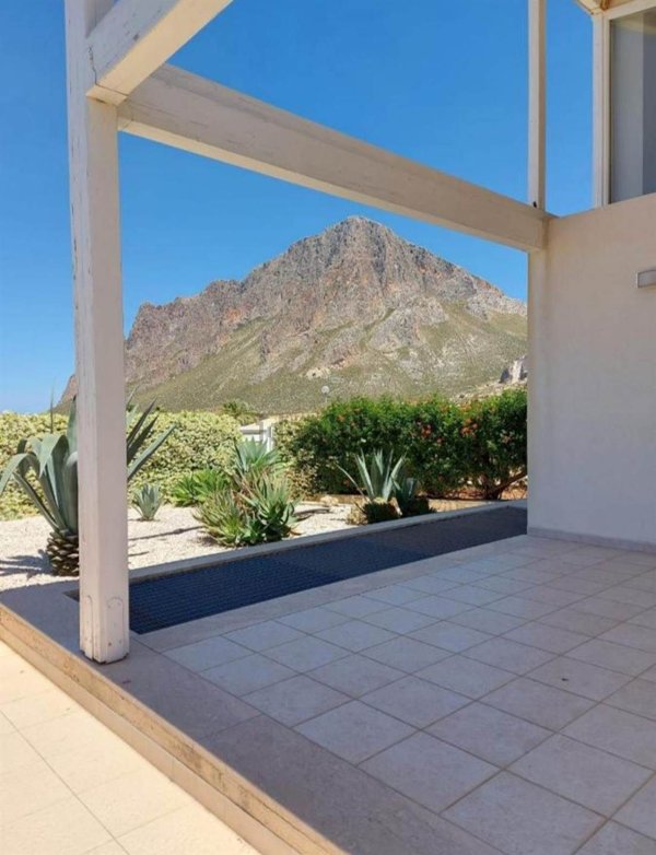 casa indipendente in vendita a Custonaci in zona Cornino