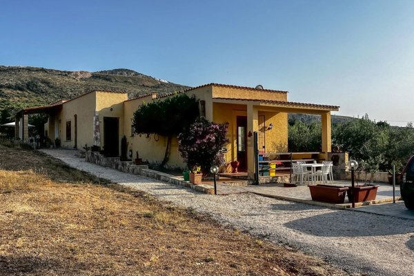 casa indipendente in vendita a Custonaci