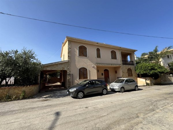 casa indipendente in vendita a Custonaci