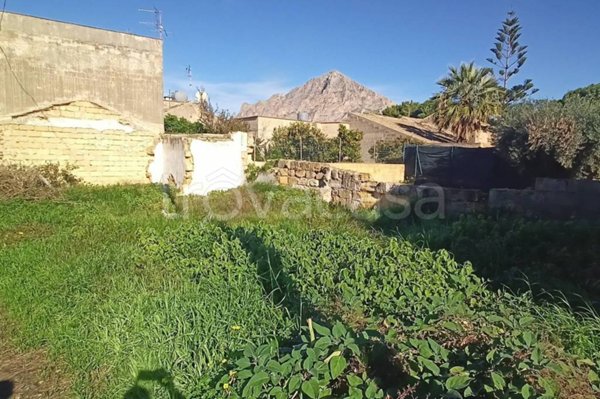 terreno edificabile in vendita a Custonaci in zona Cornino
