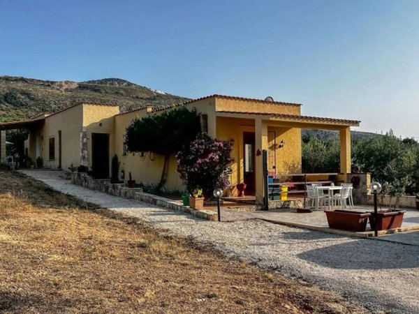 casa indipendente in vendita a Custonaci in zona Assieni
