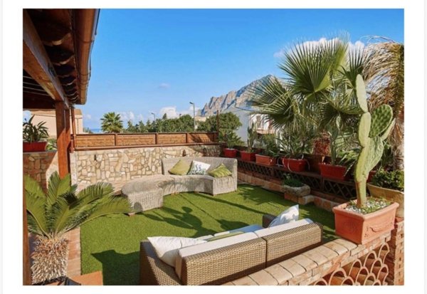 casa indipendente in vendita a Custonaci in zona Cornino